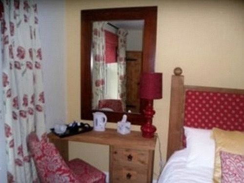 The Barrington Arms Hotel Shrivenham Buitenkant foto